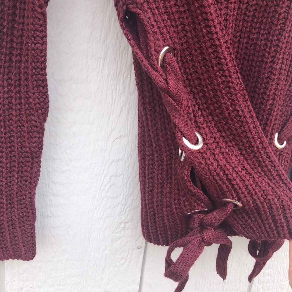 NWT maroon lace up side sweater - Picture 4 of 7